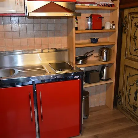 Le Vieux Apartment *
